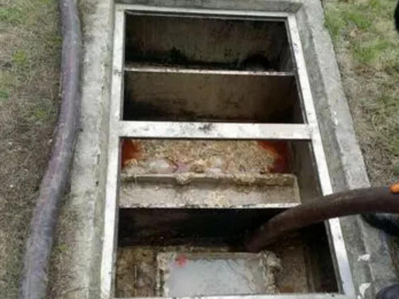 宋洛乡隔油池清理