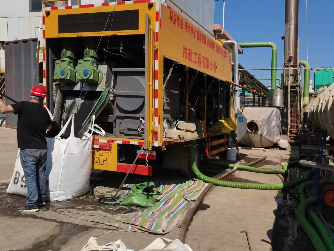 宋洛乡淤泥压干处理